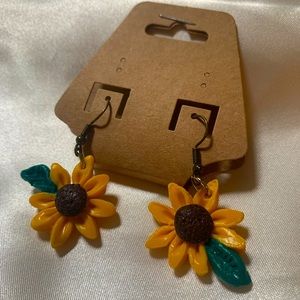 Handmade sunflower earrings 🌻